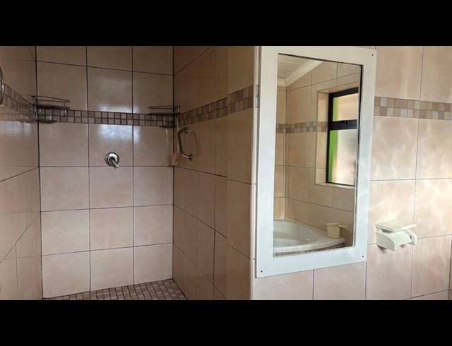 2 BEDROOM HOUSE FOR SALE IN LANSDOWNE